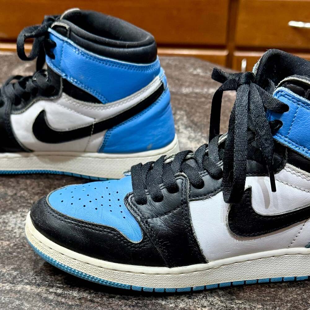 Jordan OG Air Jordan 1 'UNC Toe' Size 7Y